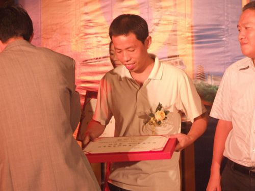 借東風(fēng)，揚帆再起航—大將軍十六名經(jīng)銷商當(dāng)選優(yōu)秀經(jīng)銷商
(圖3)