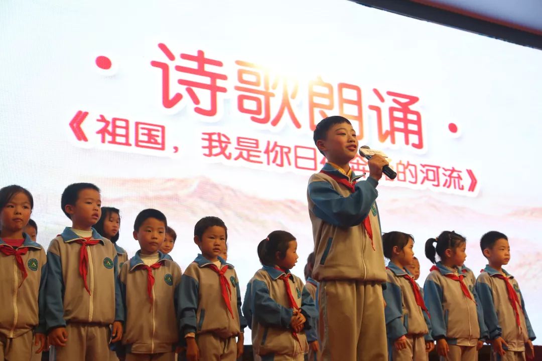 彭德懷精神柱捐贈儀式暨大將軍愛心公益項(xiàng)目發(fā)布會完滿落幕！
(圖14)