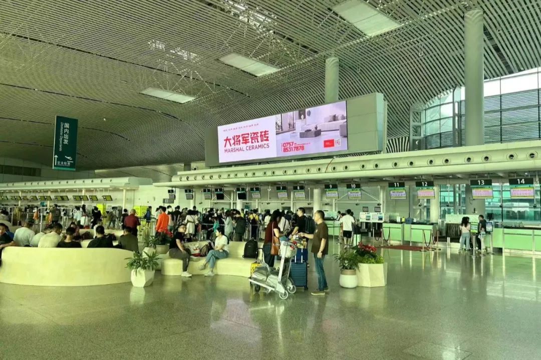 全速前進(jìn)丨大將軍瓷磚機(jī)場&高鐵廣告再登廣東，開啟黃金廣告位的“霸屏模式”！(圖6)